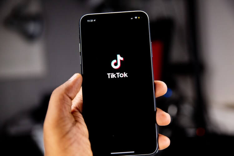 TikTok vs Instagram: Where Do You Have More Chance?