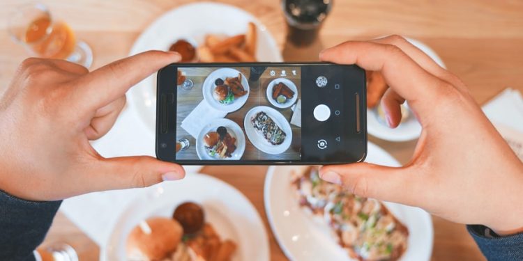 How To Become a Foodie Influencer