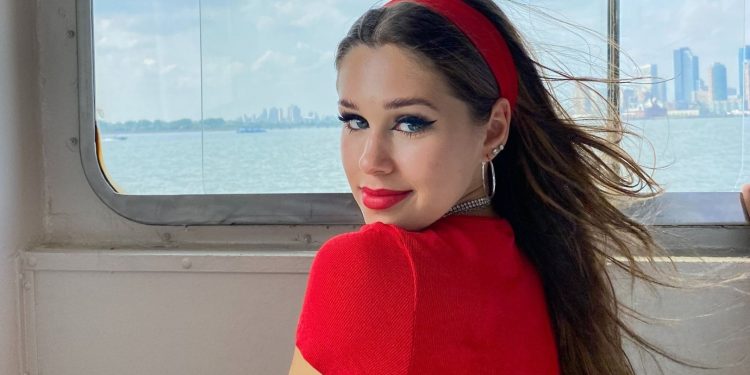 Meet Maria Jeleniewska: Balancing TikTok Stardom With College Life