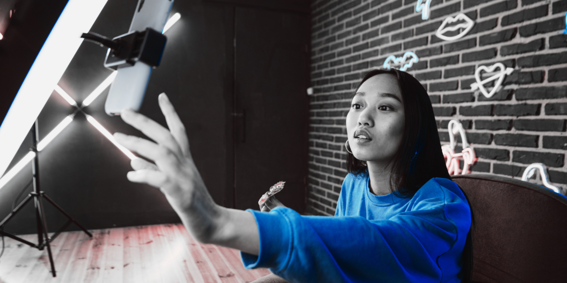 An influencer photo on Instagram with AI-generated Shop the Look tags attached to clothing